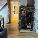 Lejlighed Und Kunstgalerie *