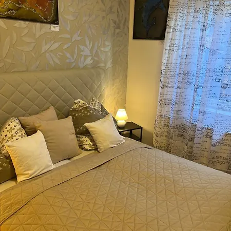 Und Kunstgalerie Apartment